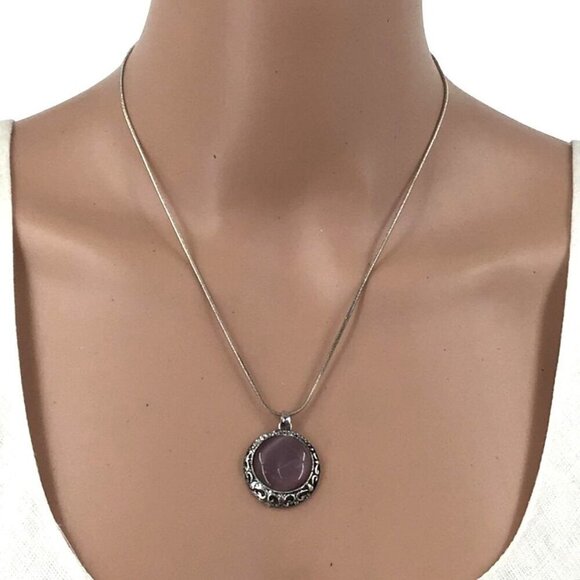 Cats Eye Pendant Necklace Purple Silver Tone Adjustable Length - Picture 1 of 2
